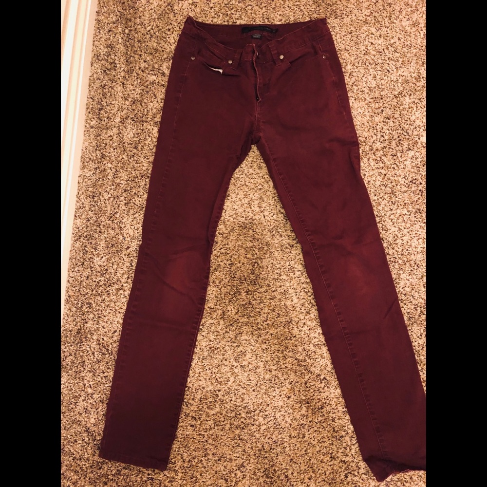 Maroon Calvin Klein skinny jeans. size 28 (6).